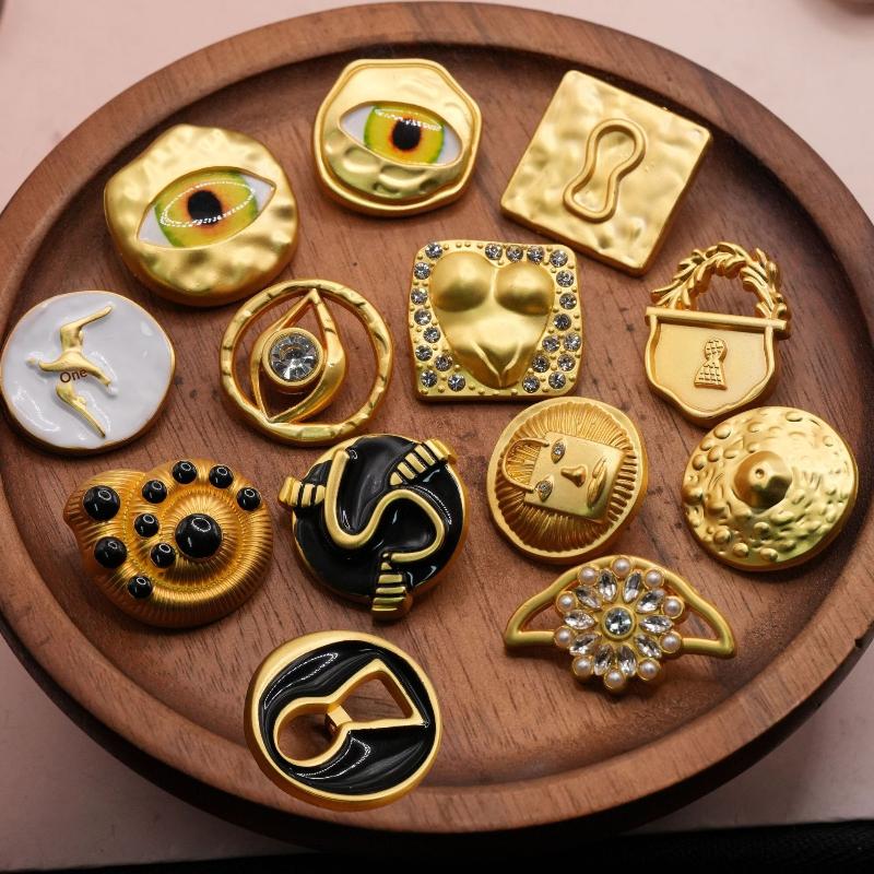 Vintage Metal Button Artistic  - đánh giá và giá Vintage Collectible Buttons