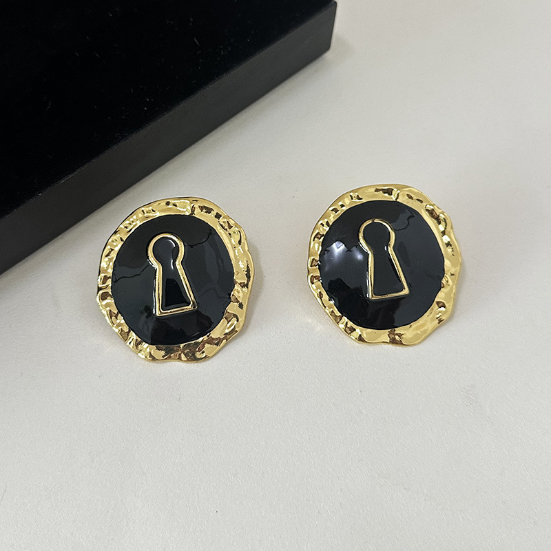 Exaggerated Black Enameled All - đánh giá và giá Vintage Collectible Accessories
